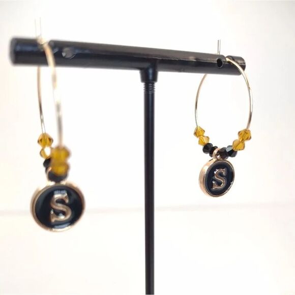 Initial Charm Earrings Black and Gold - Picture 16 of 16